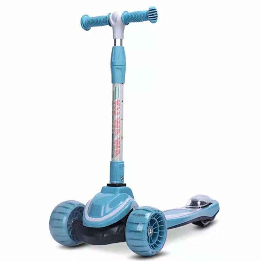 36061 Trotineta pliabila cu trei roti luminoase pentru copii (36061) - imagine 1