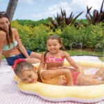 Piscină gonflabilă pentru copii cu jet de apă Sunny Days, 104×13 cm, 59 L, 2+ ani, Intex (56126) - imagine 2